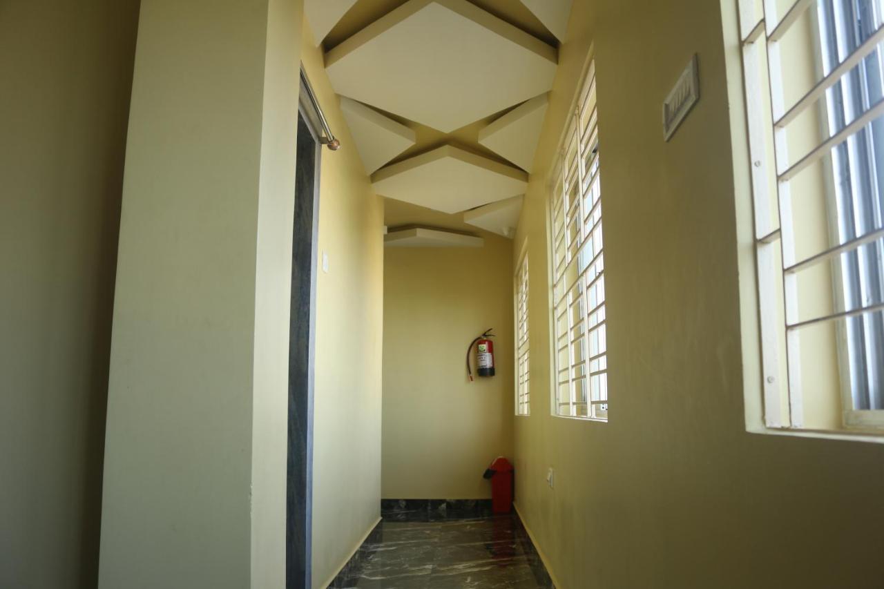Hotel Himalaya Агартала Экстерьер фото
