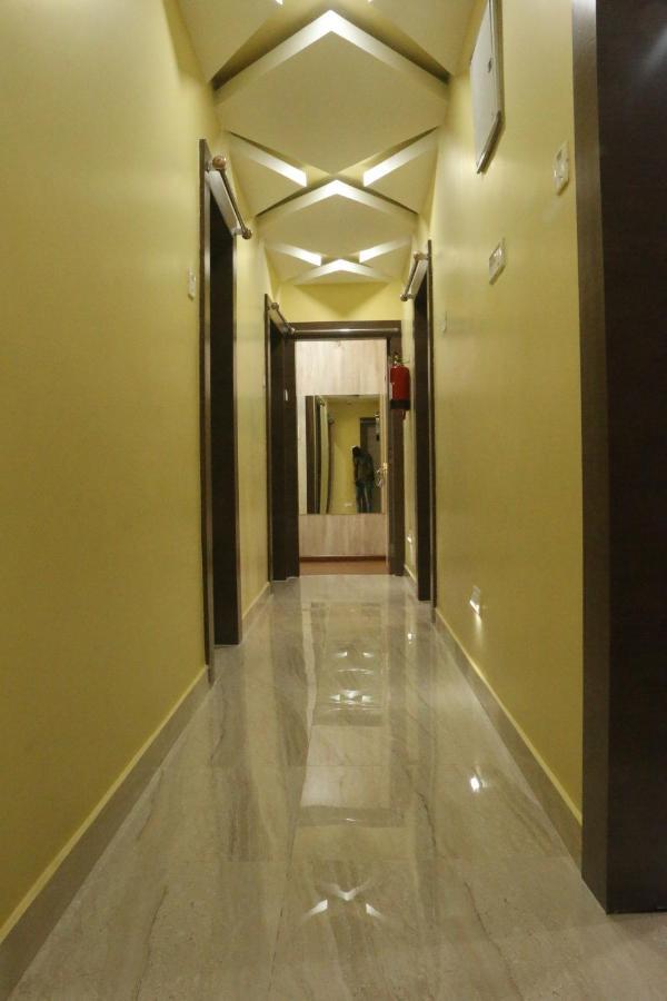 Hotel Himalaya Агартала Экстерьер фото