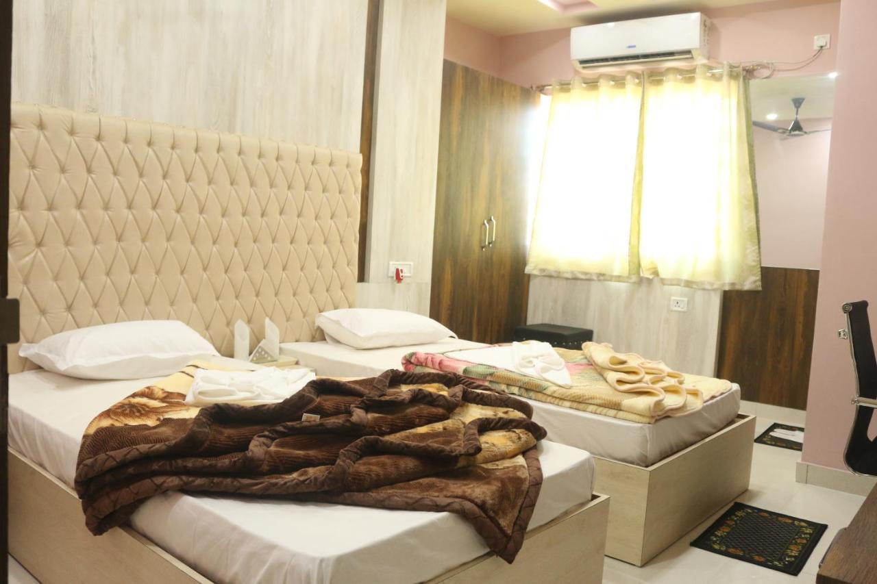 Hotel Himalaya Агартала Экстерьер фото